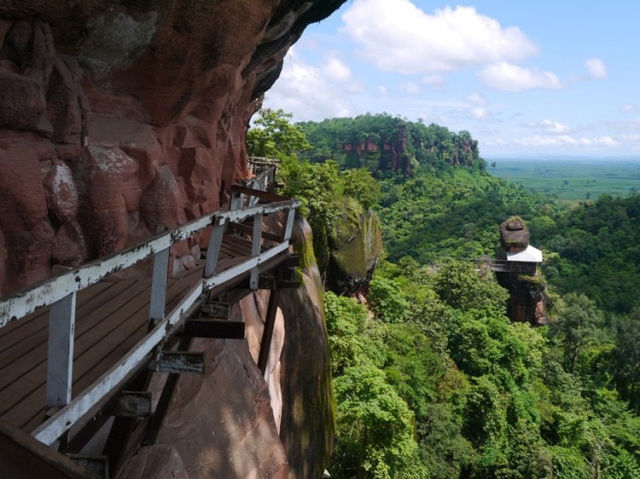 🌄🌊 BUENG KAN WEEKEND ESCAPE: Mekong Mystique & Hidden Cliffs! 