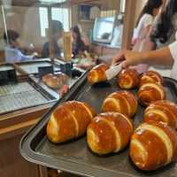 Kneads to Dough (Home cafe) เบเกอรี่แนวฝรั่งเศส