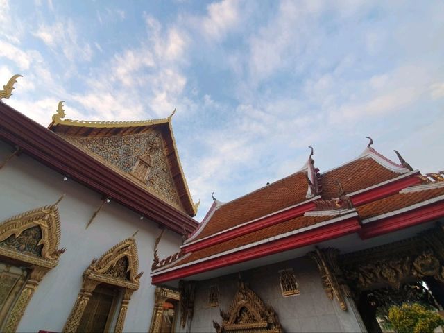 วัดบวรนิเวศวิหาร อารามหลวงชั้นเอกแหล่งความรู้อดีต