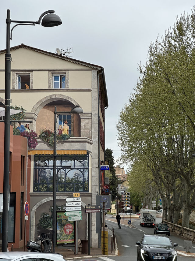 กราซ (Grasse) เมืองน้ำหอม
