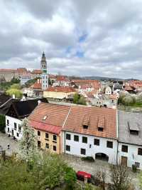 Wandering Through Český Krumlov – Cobblestones, Cafés & Fairytale Vibes