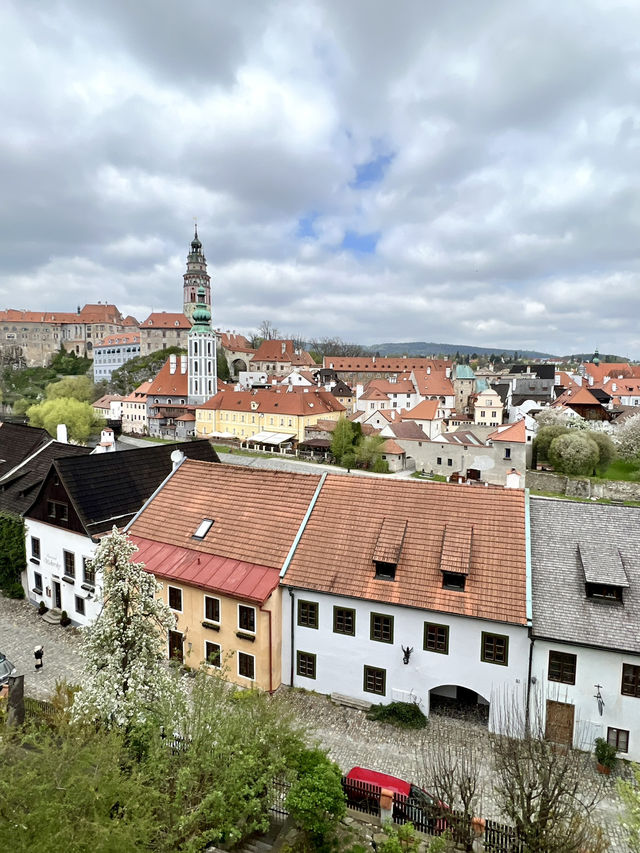 Wandering Through Český Krumlov – Cobblestones, Cafés & Fairytale Vibes