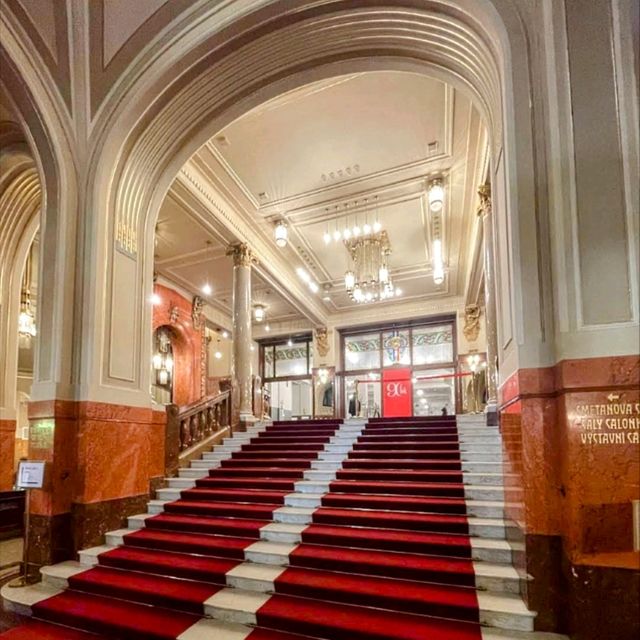 布拉格 |  Kavárna Obecní dům 充滿古典氣質的市政廳咖啡館
