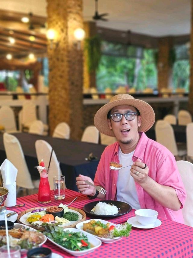 พักแพริมน้ำสุดหรู ใช้ชีวิตลูกคุณหนูที่กาญจนบุรี