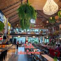 ร้านโอยั๊วะ ด้านหน้าเมืองโบราณ