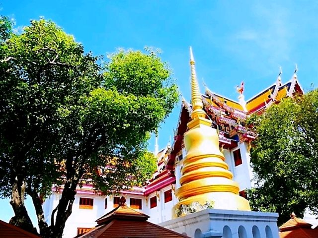 วัดหงส์รัตนารามราชวรวิหาร วัดเก่าย่านฝั่งธน