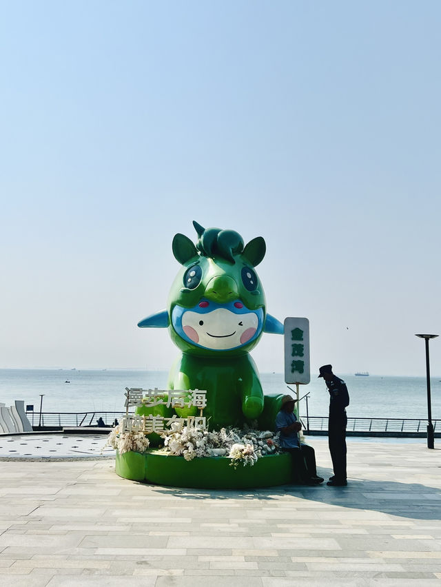 Immerse in the Blue Vibe of Jinmao Harbour