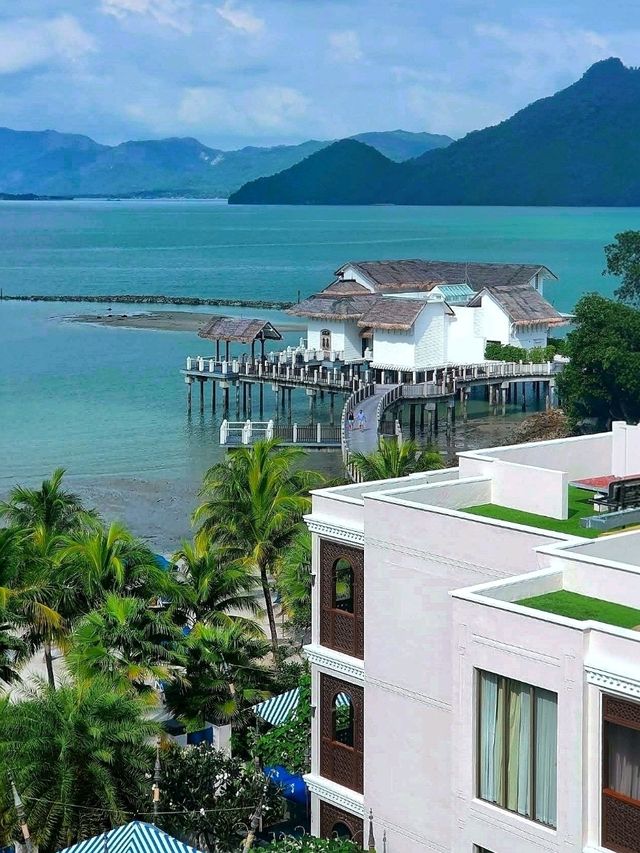 🌊🏝️ Seafront Luxury & Unforgettable Flavors: A Family Escape at The St. Regis Langkawi. 🏖️🌴😎🍹