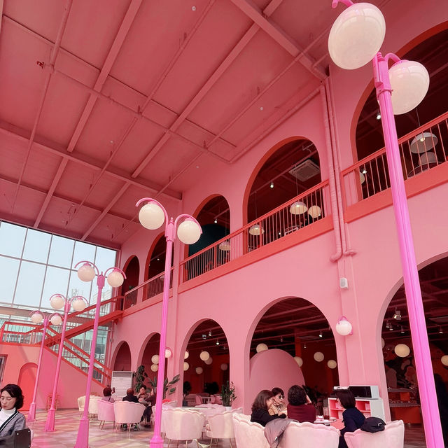 【高陽市】ピンクだらけのアートなカフェ💖