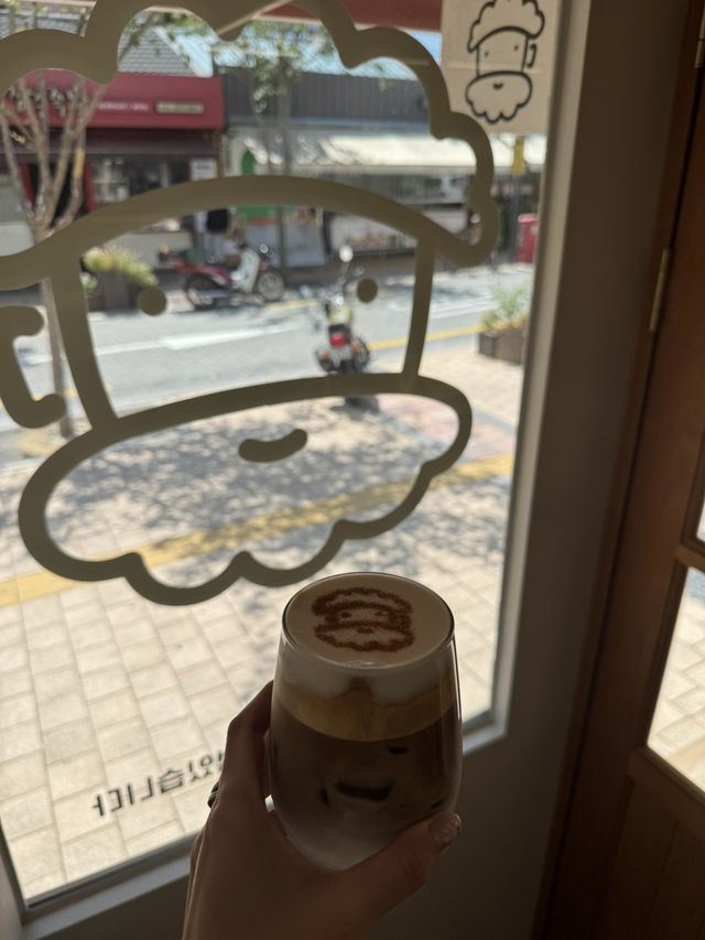 韓国/ソウル【忠武路】Foamies Coffee