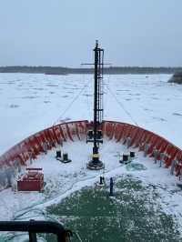 Cracking the Frozen Sea: The Power of the Icebreaker Cruise in Finland🇫🇮