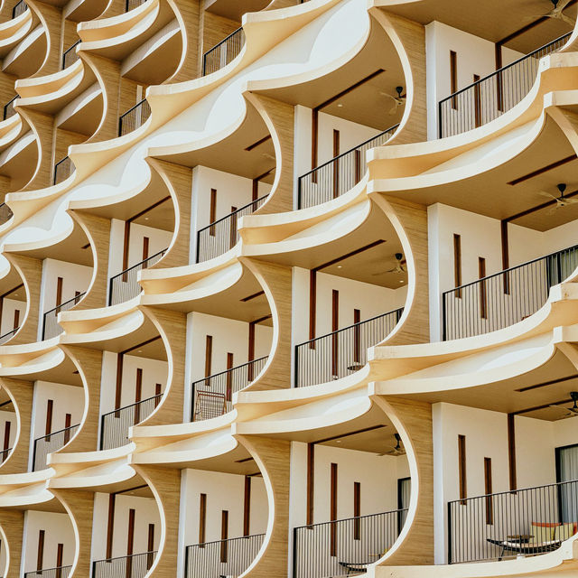 A Seaside Sanctuary of Luxury and Comfort