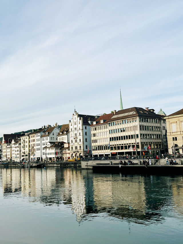 Summer Chic: A Stylish Shopping Day in Zurich