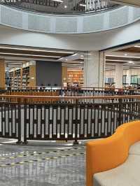 Guangzhou Library – The City’s Grand “Book Mountain”  