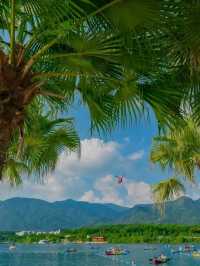 Jungle Meets Ocean – Where Water Thrills Bloom Under Canopies