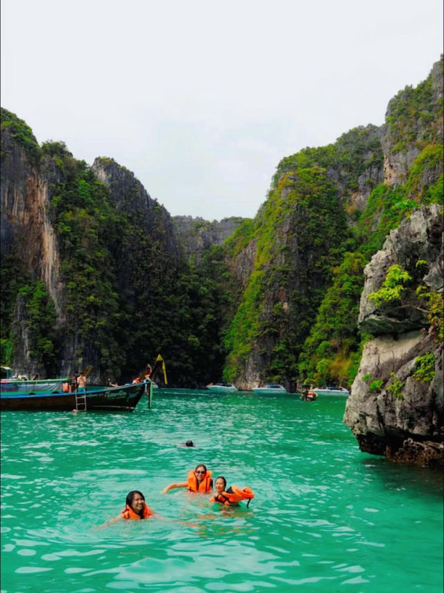 Pad Thai, Longtails, and Good Vibes 🛶🇹🇭 