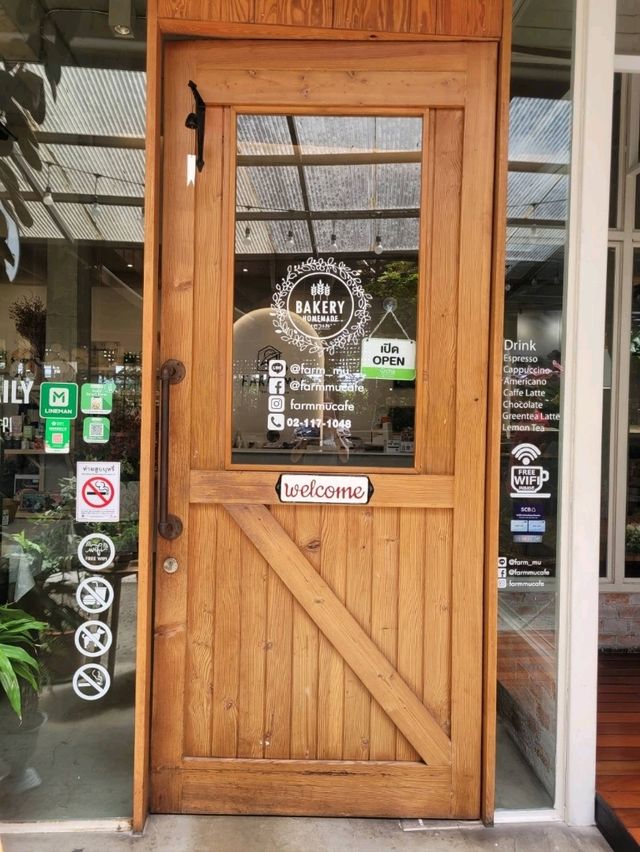 Farm Mu Cafe บางนา