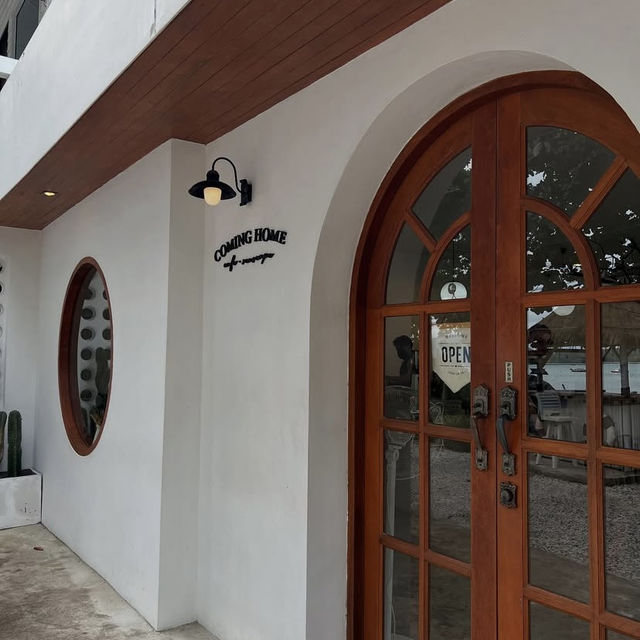 Coming Home Café – ราไวย์ ภูเก็ต
