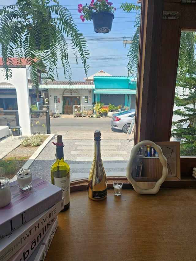  Rerest Cafe ปากน้ำปราณ คาเฟ่มินิมอลสายชิลต้องแวะ