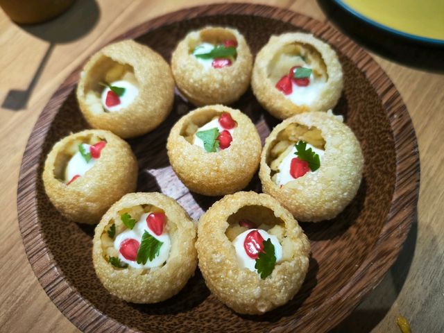 【饃饃餃子】乃正宗尼泊爾食館,好有傳統風味,支持！