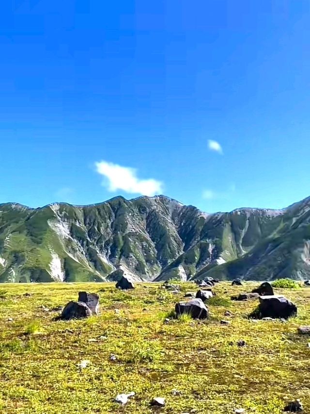 เดินป่าบนยอดเขาทาเตยามะ (Mount Tate)