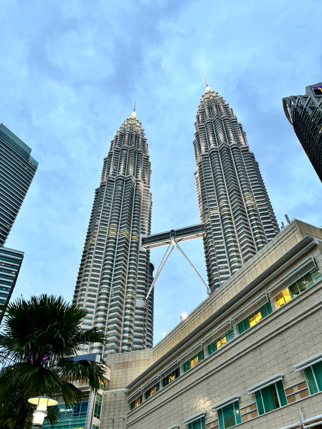 🏙️🇲🇾 “มาถึง KL แล้ว…จะไม่มาที่ตึกแฝดได้ยังไง”