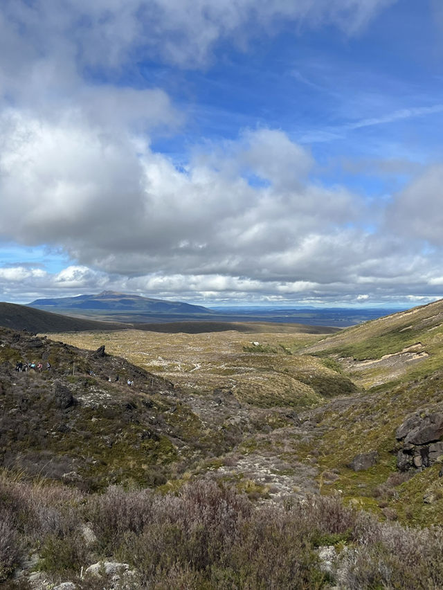 🏔 Tongariro Alpine Crossing｜北島最震撼的火山地貌健行路線，一日走過中土世界 
