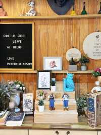 Sea Calm Cafe Phuket (ร้านสีคราม): คาเฟ่สไตล์ยุโรป