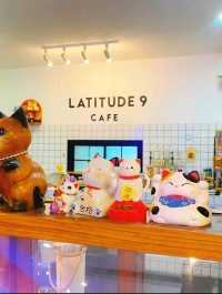 Latitude 9 Cafe Samui: คาเฟ่บรรยากาศอบอุ่น สวยงาม