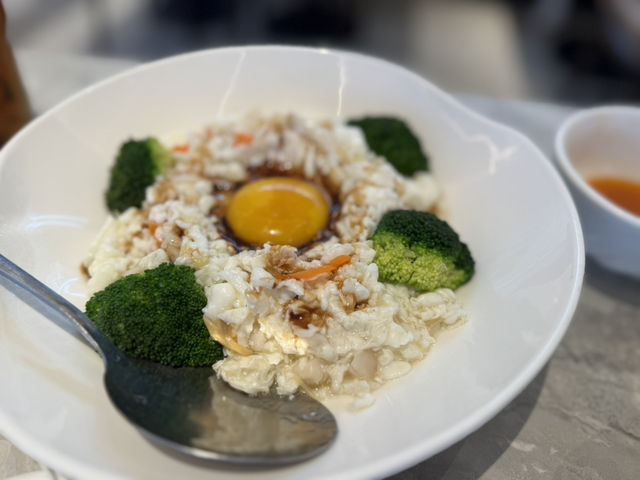 🦆 Crispy Perfection at Dragon-I Queensbay Mall