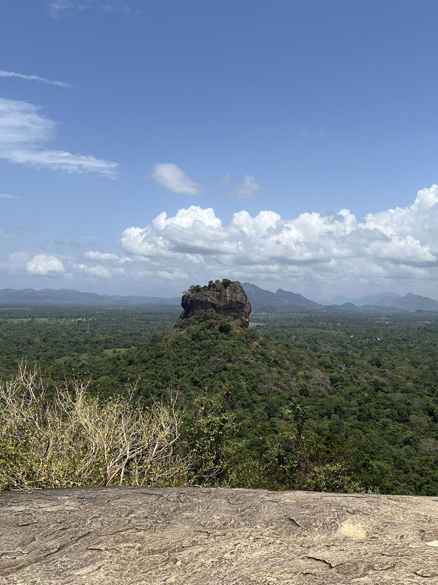 シーギリヤロックを眺めるスポット⛰️