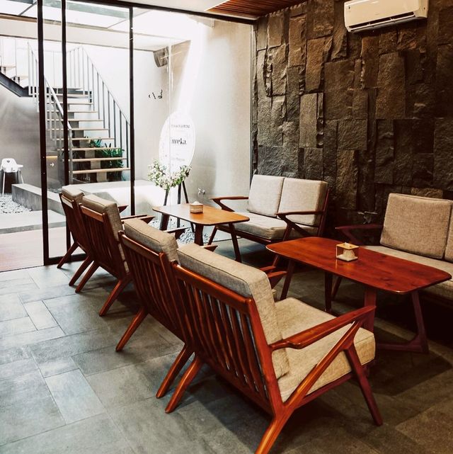 Eureka Coffee & Kitchen