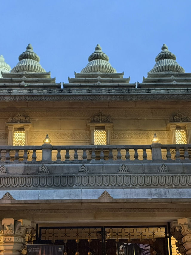 【インド・コルカタ Birla Mandir】白亜の壮麗さに心奪われるヒンドゥー教寺院