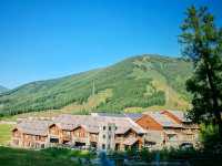 A Tranquil Retreat in the Valley