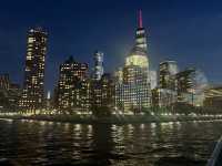 🌌 曼哈頓的夜晚,是夢與現實交疊的縫隙