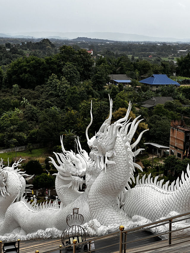 Wat Huay Pla Kang the peace dragons tower 