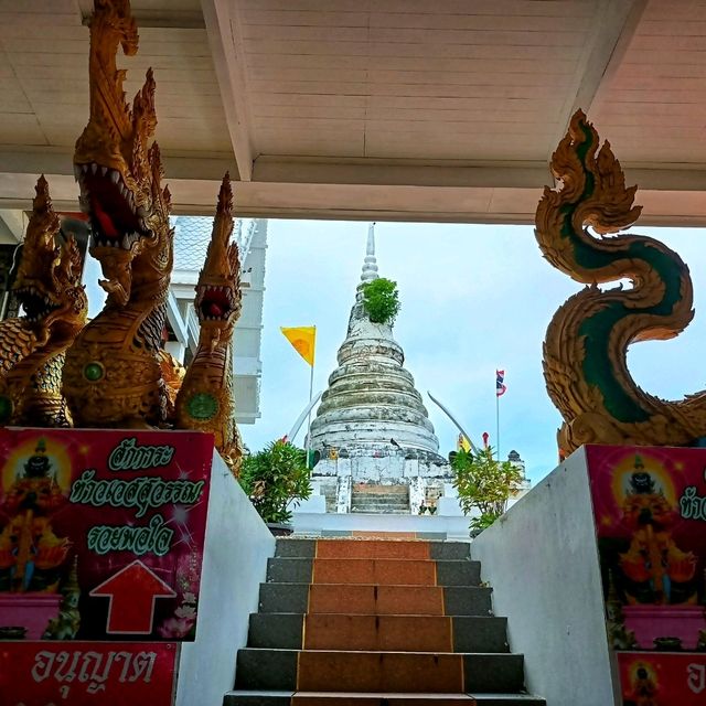 หลวงพ่อดำแห่งแสมสาร