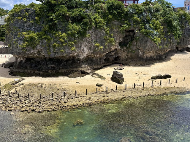 My First Day in Okinawa: Visiting Naminoue Shrine! 🏖️ My First Day in Okinawa: Visiting Naminoue Shrine! 🏖️
