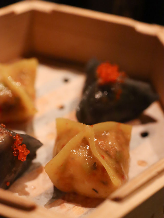 精緻高級點心令人驚嘆,味覺視覺雙重享受✨ 夜麻麻想食點心,又想靜靜地同閨蜜傾吓心事 就選咗呢間走高級優雅路線嘅餐廳 裝橫高級優雅,喜歡座位與座位之間有距離 傾心事一流 每款點心都見到大廚嘅巧手用心。豆 精緻高級點心令人驚嘆,味覺視覺雙重享受✨ 夜麻麻想食點心,又想靜靜地同閨蜜傾吓心事 就選咗呢間走高級優雅路線嘅餐廳 裝橫高級優雅,喜歡座位與座位之間有距離 傾心事一流 每款點心都見到大廚嘅巧手用心。豆