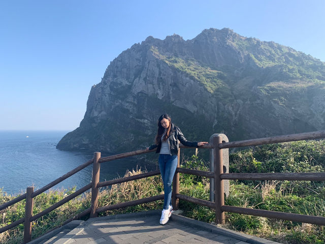 ✨Chilling at Seongsan Ilchulbong – The View is Enough✨