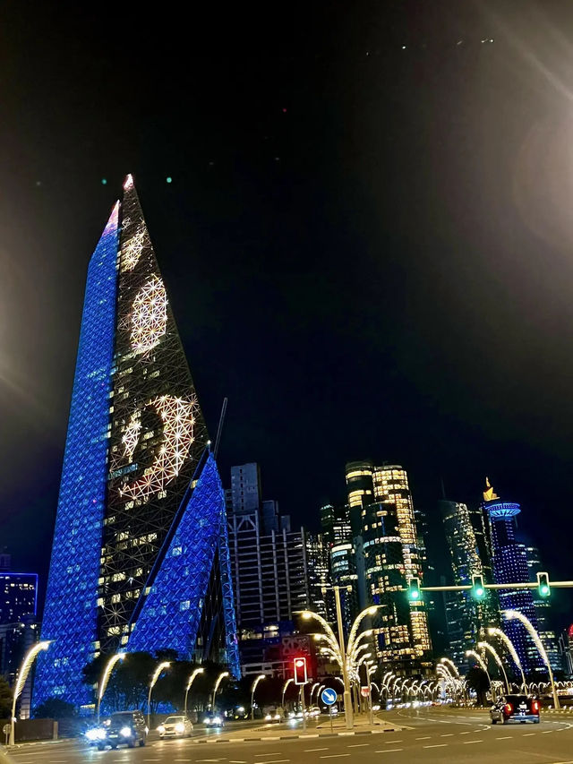 【多哈夜景｜光與海交織的城市詩】