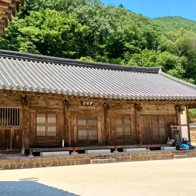 단정해서 아늑한 분위기