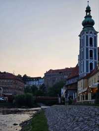 Český Krumlov: Fairytale Vibes in Czech Republic 🏰🛶