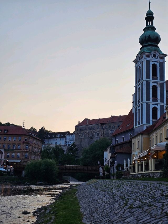 Český Krumlov: Fairytale Vibes in Czech Republic 🏰🛶