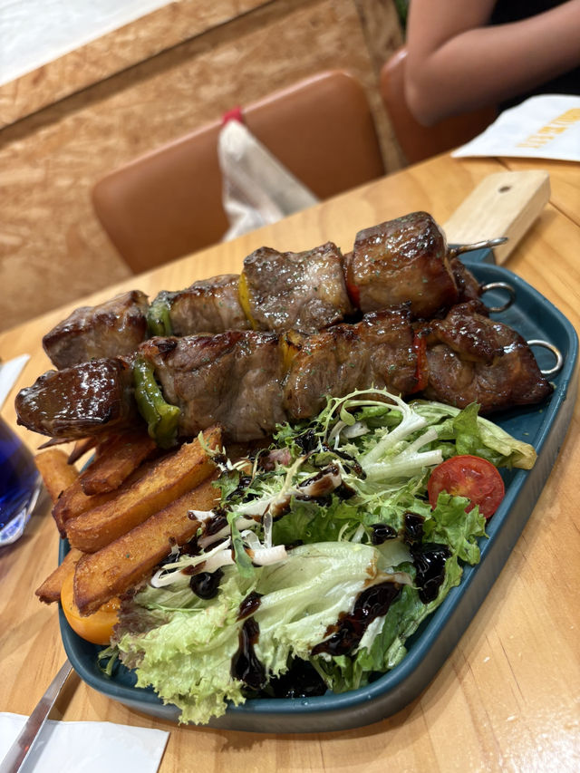 【香港油麻地】 森林綠洲主題餐廳 性價比CP超高 份量勁大😋