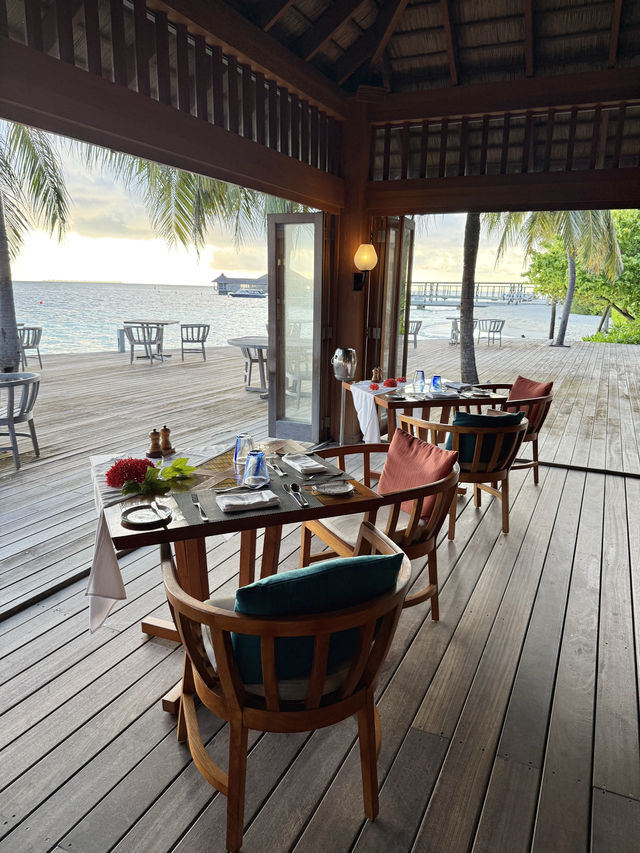 ☀️ Elegant Breakfast with a View in the Maldives
