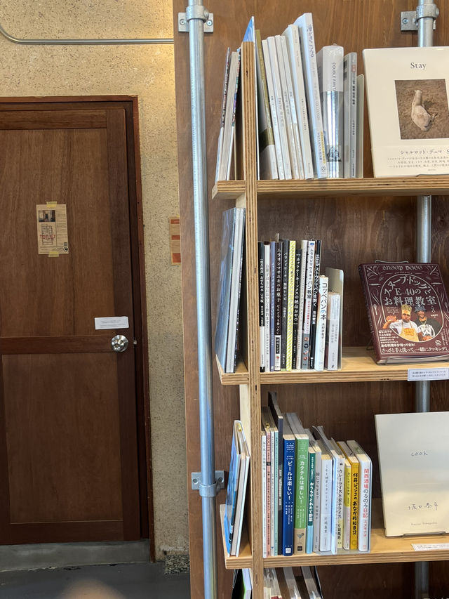 오키나와 | 잡지와 카페가 함께있는 ‘Bunko no Bunko‘📓