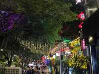 白天的茶樓、夜晚的酒吧、九眼橋酒吧街的節奏
