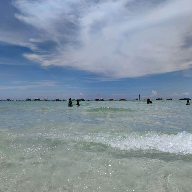 Koh Larn Island is a great getaway close to Pattaya!