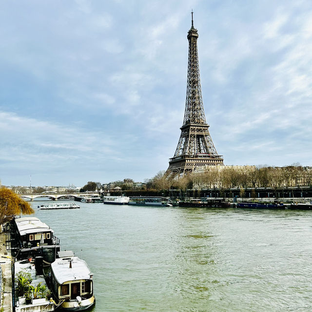 Along the seine river 🇫🇷